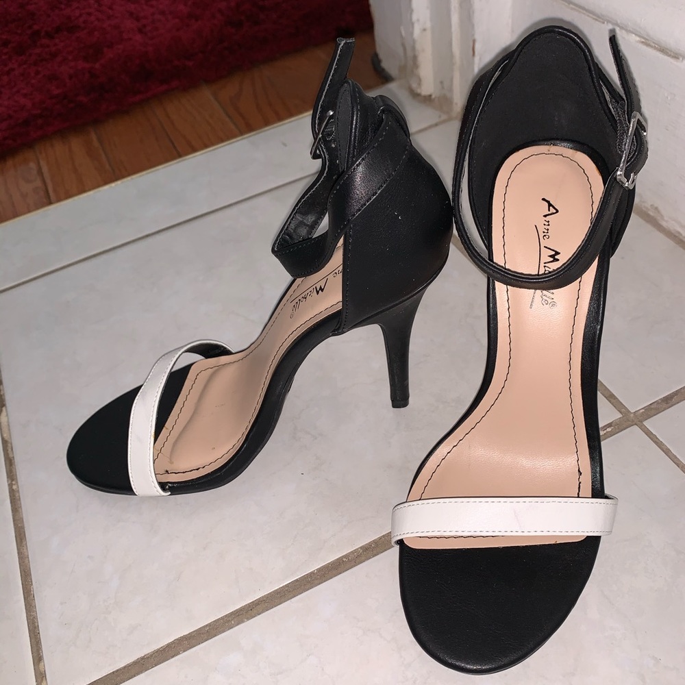 BRAND NEW black/white sandals